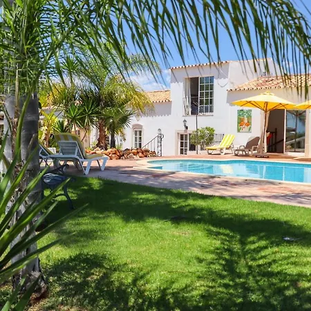 Idyllic With Huge Garden For 14pax *