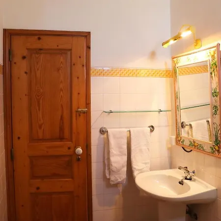 Casa vacanze Idyllic With Huge Garden For 14pax