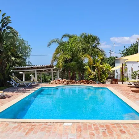 Casa vacanze Idyllic With Huge Garden For 14pax Almancil