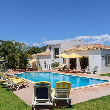 Idyllic With Huge Garden For 14pax * アルマンシル